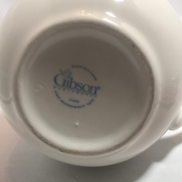 Gibson Pitcher - Picture 5 of 6